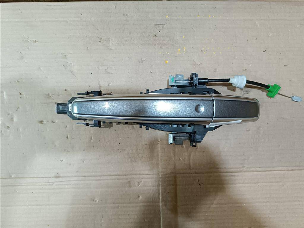 ручка наружная задняя левая Land Rover Range Rover 4 поколение L405 2014, 4.4 л., дизель, АКПП, полный привод, правый руль, CK5222400AB0GAA, CK5224995AF, CK5224995AF - фото №1