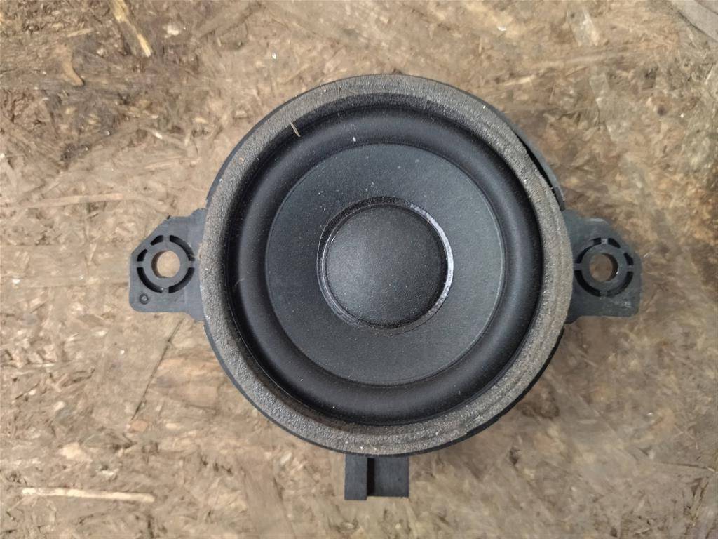 динамик высокочастотный (пищалка) Volvo XC90 2 поколение 2019, 2.0 л., дизель, АКПП, передний привод, 31489617, 31489617 - фото №1