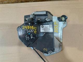 замок двери передней правой Toyota Land Cruiser J200 [рестайлинг] 2015, 4.0 л., дизель, АКПП, передний привод, правый руль, A046693, A046693