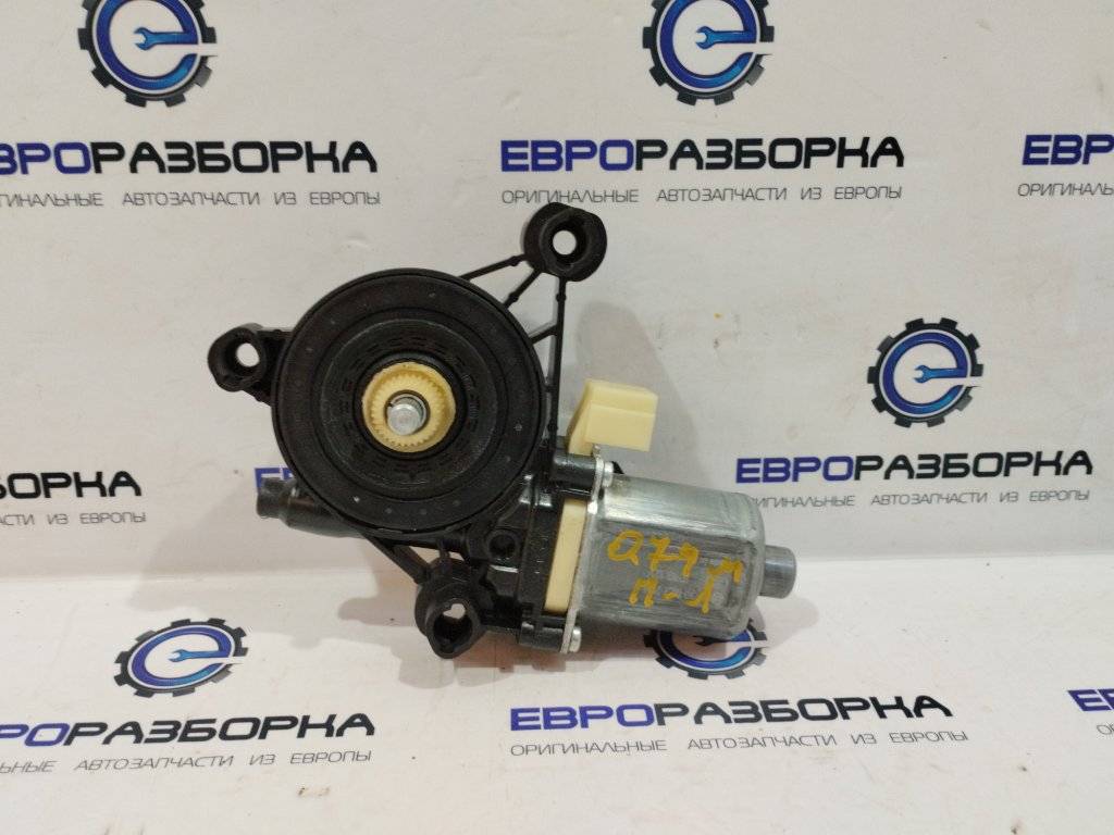 моторчик стеклоподъемника передний левый Audi Q7 4M 2018, 3.0 л., TDi, CZZ, дизель, АКПП, серый, внедорожник 5 дв., полный привод, правый руль, 4M0959802DE, 8W0959802 - фото №1