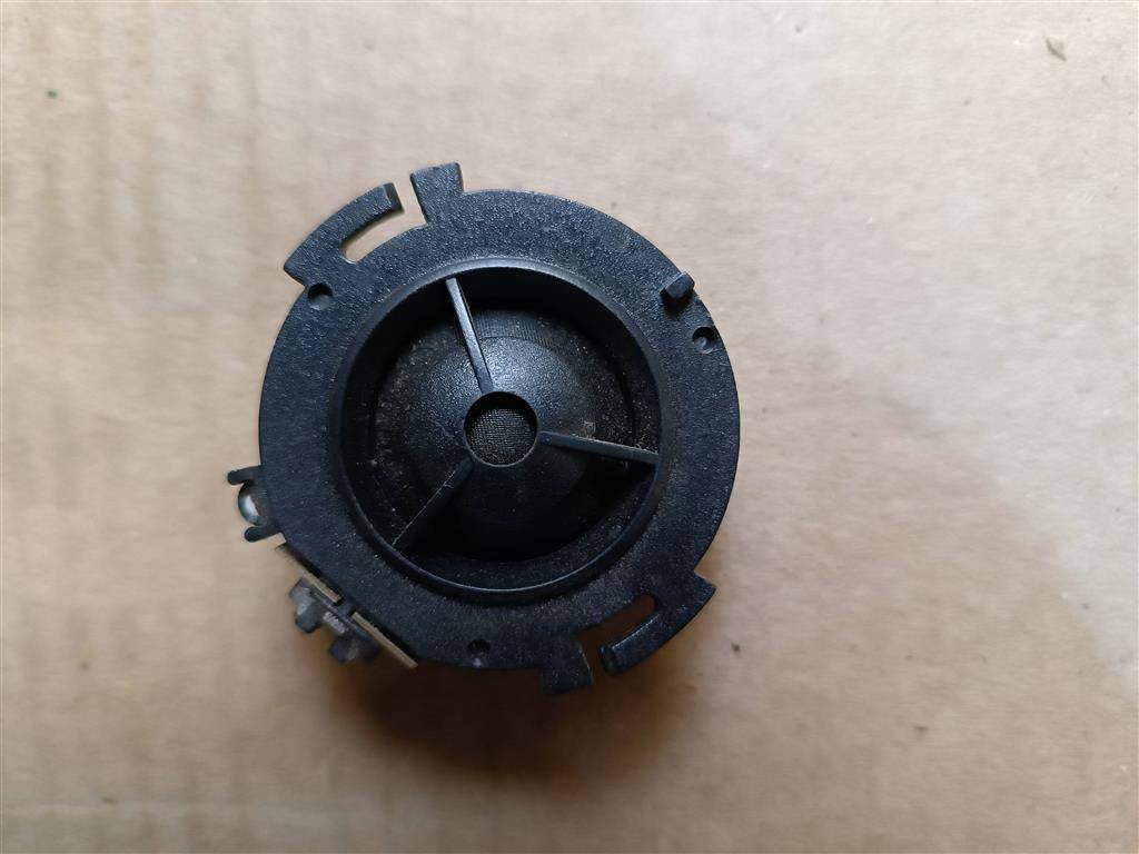 динамик Audi R8 42 2008, 4.0 л., TFSI, бензин, АКПП, купе, передний привод, 8T0035399 - фото №1