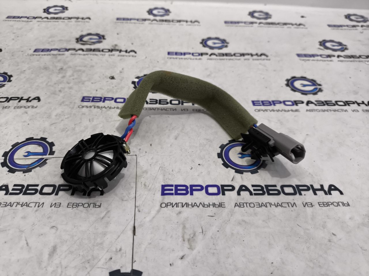 динамик Land Rover Discovery Sport 1 поколение L550 2016, 2.0 л., дизель, АКПП, передний привод, LR025875, BJ3218808AC, C2Z22814 - фото №1