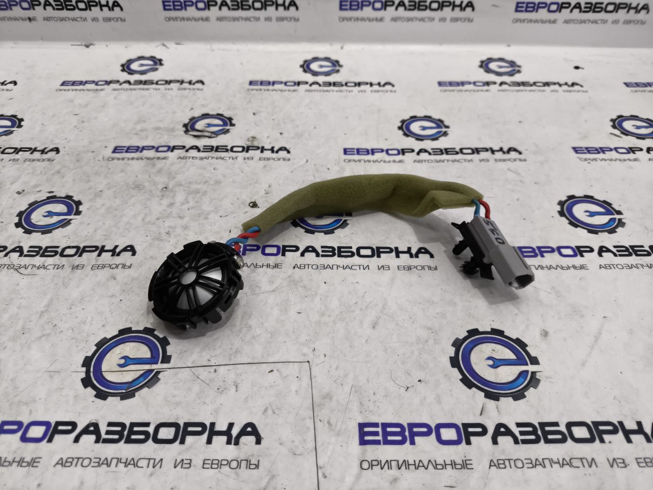 динамик Land Rover Discovery Sport 1 поколение L550 2016, 2.0 л., дизель, АКПП, передний привод, LR025875, BJ3218808AC, C2Z22814 - фото №1