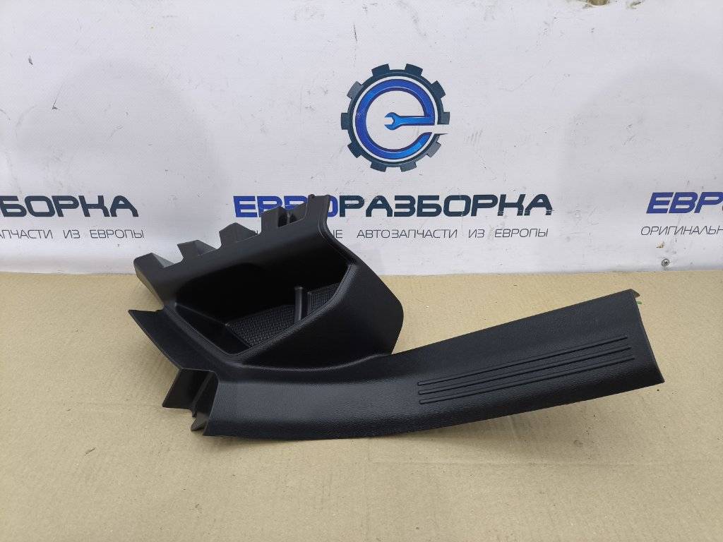 накладка на порог Volvo XC40 1 поколение 2020, 1.5 л., бензин, denim blue, правый руль, 32296004 - фото №1