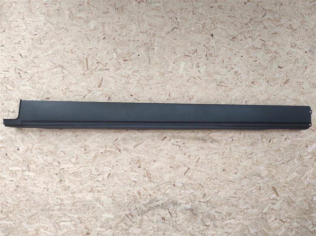 накладка на порог Land Rover Range Rover 4 поколение L405 2015, 4.4 л., дизель, АКПП, полный привод, правый руль, LR048270, CPLA101D57AA, LR038830, CPLA101D56AA, CPLA101D56AD, CPLA101D57AA - фото №1