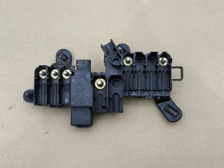 Распределитель питания Mercedes-Benz S-Класс W221 [рестайлинг] W221 2013, 4.0 л., бензин, АКПП, передний привод, A2215404250