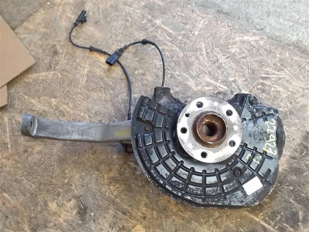 кулак поворотный правый Maserati Quattroporte 6 поколение 2014, 3.0 л., дизель, АКПП, передний привод, 670001806, 7, 670001806 - фото №1