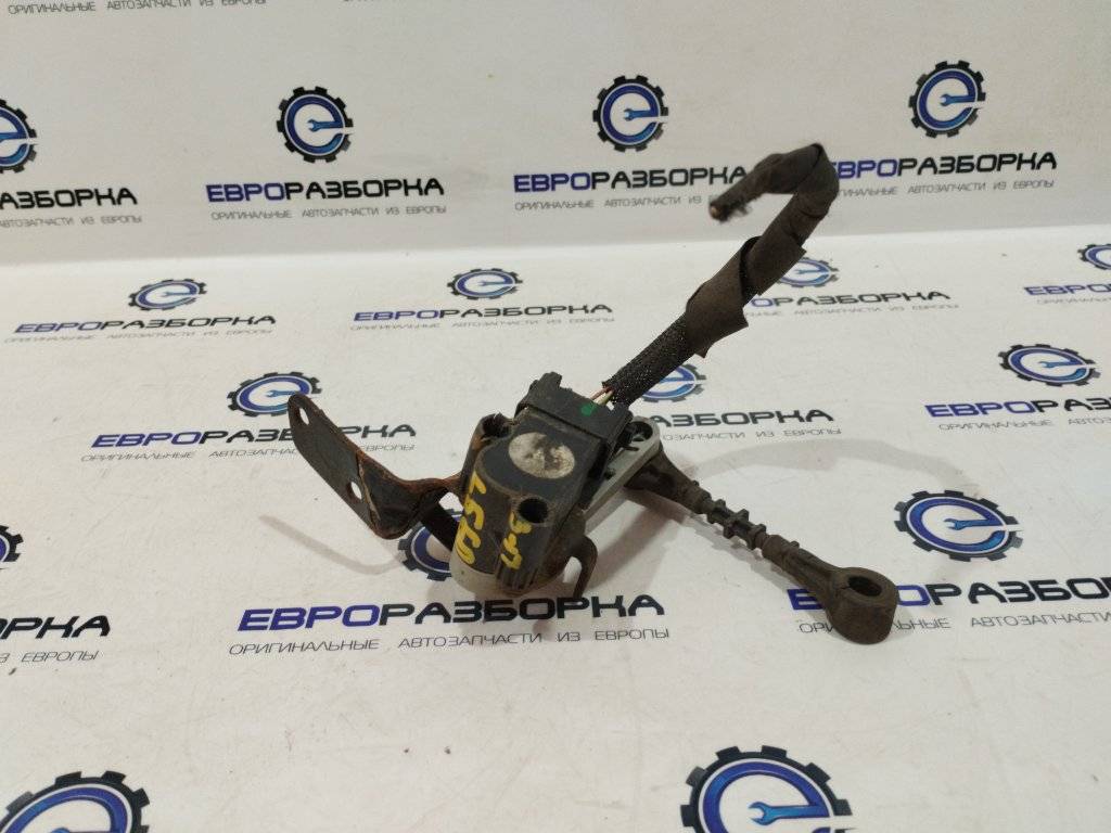 датчик дорожного просвета Land Rover Range Rover Velar 1 поколение L560 2018, 2.0 л., бензин, АКПП, передний привод, LR090681, HK833C280DA, LR090681, T4A3217 - фото №1