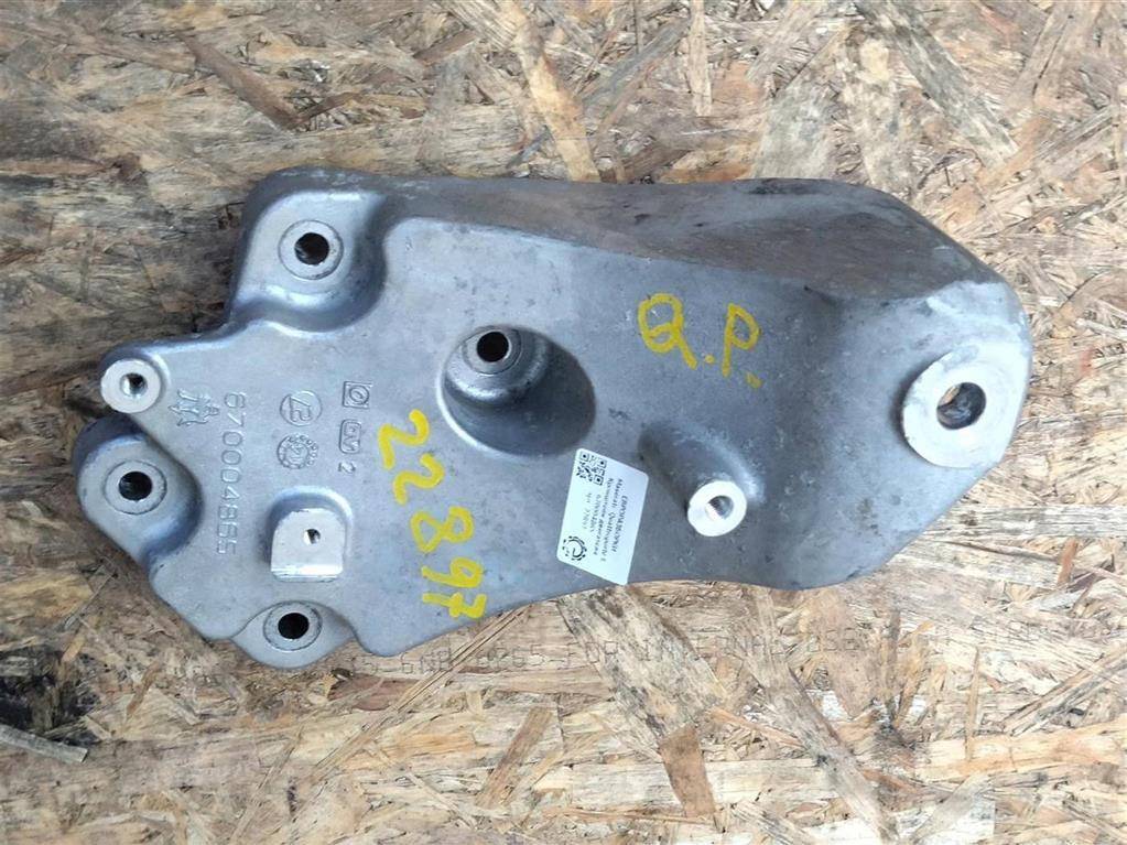 кронштейн двигателя Maserati Quattroporte 6 поколение 2014, 3.0 л., дизель, АКПП, передний привод, 670004865, 670004865 - фото №1