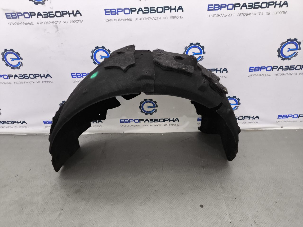 защита арок задняя левая (подкрылок) Bentley Continental GT 3 поколение 2023, 4.0 л., CVD, бензин, АКПП, красный, купе, полный привод, правый руль, 3SD810171C, 3SD810971F - фото №1