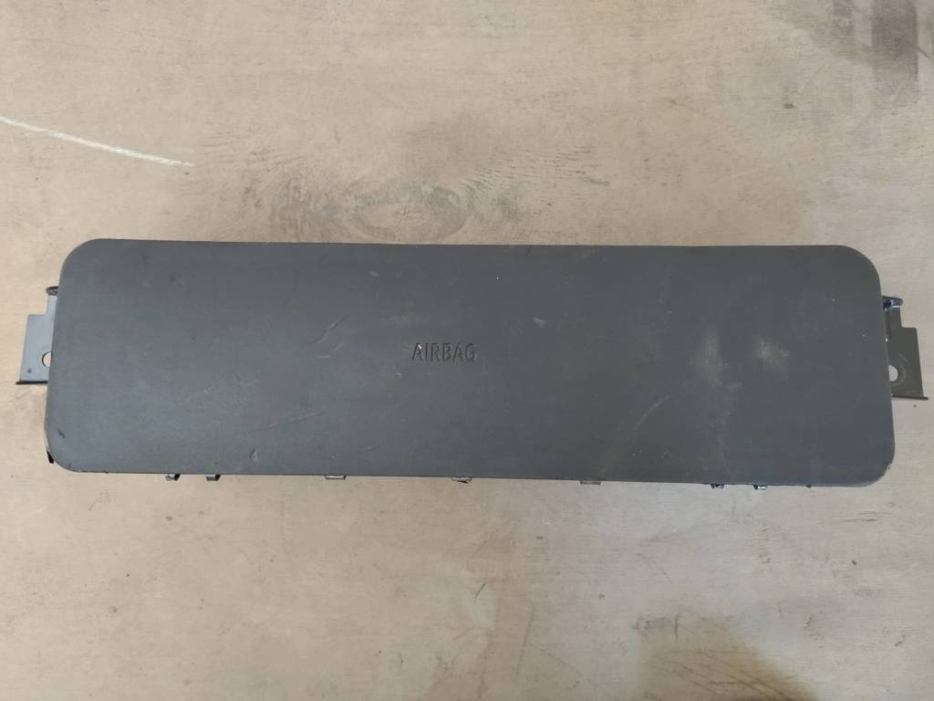 подушка безопасности коленная BMW X3 G01 2018, 2.0 л., бензин, АКПП, передний привод, 72129363844, 72129363845 - фото №1