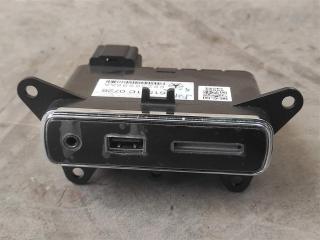 разъем AUX / USB Jeep Grand Cherokee 4 поколение [2-й рестайлинг] WK2 2017, 3.0 л., CRD, дизель, АКПП, передний привод, 68258696AA, 68258696AA, 61571C2086