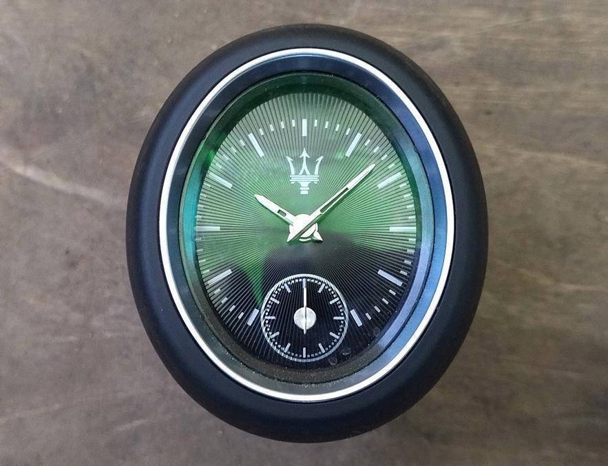 часы Maserati Levante 1 поколение M161 2020, 3.0 л., дизель, АКПП, передний привод, 670063100, 670063100 - фото №1