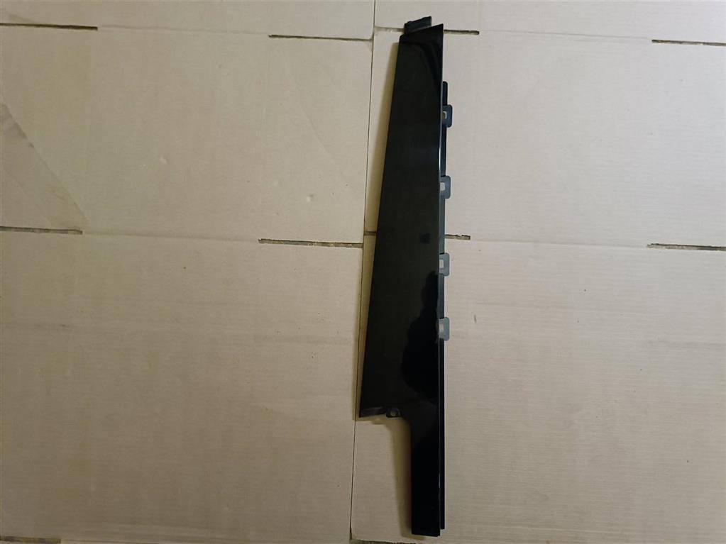 молдинг двери задней левой Land Rover Discovery 5 поколение L462 2019, 3.0 л., дизель, АКПП, передний привод, LR082933, HY32255A81A, LR082933, HY32255A81AB, LR098382, HY32255A81AC, LR101955, HY32255A81AD, LR105992, HY32255A81AE, LR148872, HY32255A81AF - фото №1