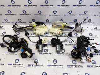 доводчик двери Bentley Continental GT 3 поколение 2023, 4.0 л., CVD, бензин, АКПП, красный, купе, полный привод, правый руль, 3SD837015A, 3SD837016, 4F0837059A, 4F0837060A, 3SD971035BL, 3SD971036BL