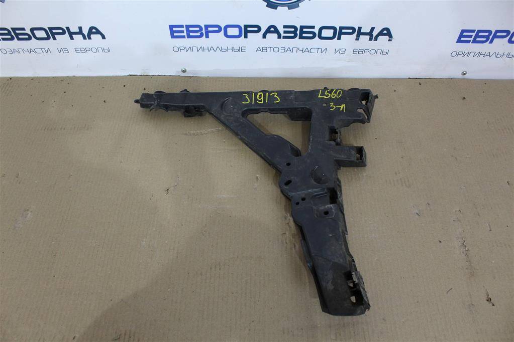 крепление бампера Land Rover Range Rover Velar 1 поколение L560 2018, 2.0 л., бензин, АКПП, передний привод, LR093589, J8A217B931AF, LR093589, J8A217B931AD, LR112600, J8A217B931AE, LR112658, J8A217B931AG - фото №1