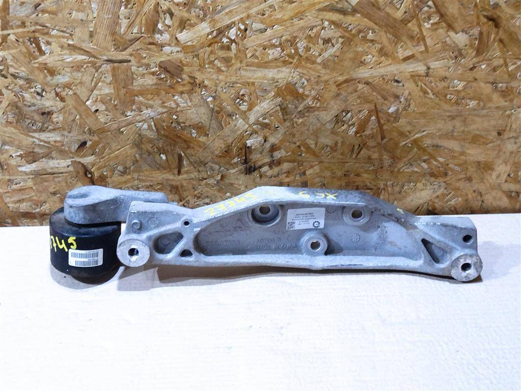 кронштейн редуктора Volvo XC90 2 поколение 2019, 2.0 л., бензин, АКПП, передний привод, 31492866, 31492866 - фото №1