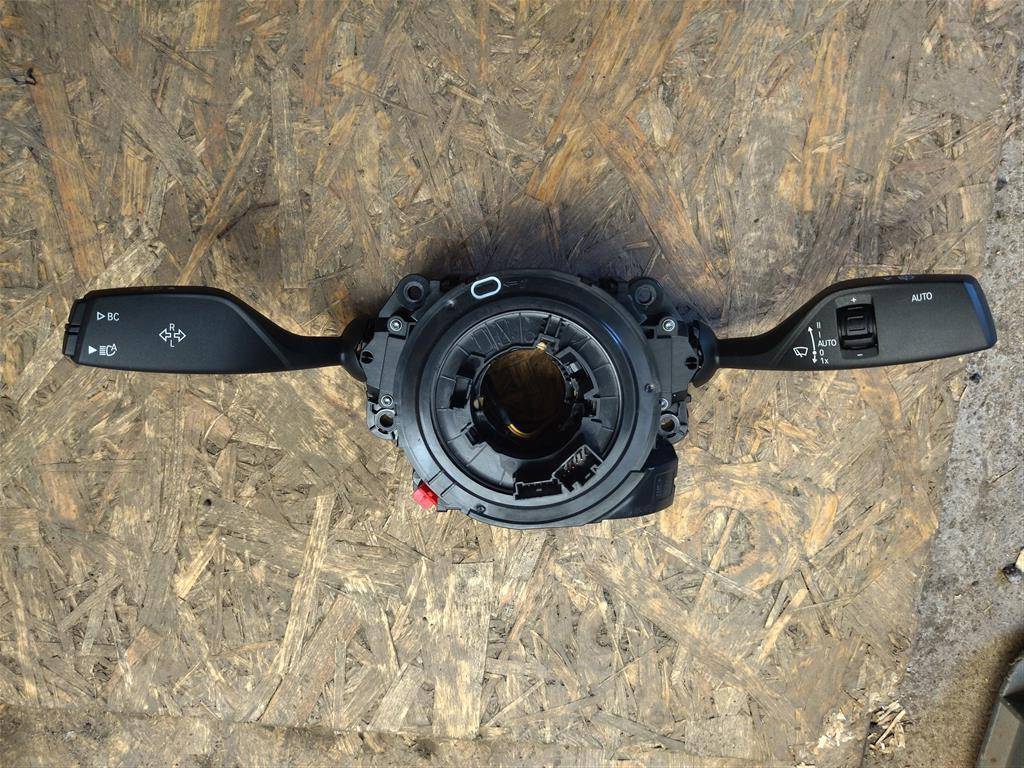 переключатель дворников BMW 6 GT G32 2017, 3.0 л., дизель, АКПП, полный привод, правый руль, 61317944080, 61317944080, 5A1D1F1, 5A63E48, 61315A1D1F1, 61315A63E48, 61319436662, 61319437971, 7944080, 9436662, 9437971 - фото №1