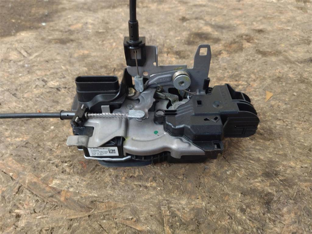 замок двери задней правой Volvo XC90 2 поколение 2019, 2.0 л., дизель, АКПП, передний привод, 31462449, 31462449 - фото №1