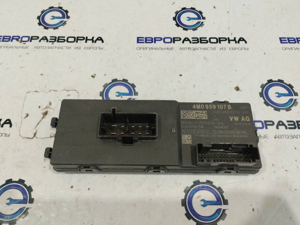 блок управления крышкой багажника Audi Q8 4M 4M8 2021, 3.0 л., TFSI, DCBD, бензин, АКПП, черный металлик, внедорожник 5 дв., полный привод, правый руль, 4M0959107B - фото №1