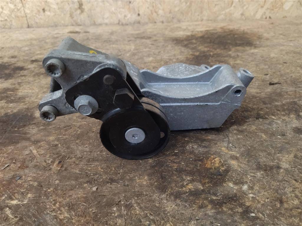 кронштейн генератора Audi R8 42 2008, 4.0 л., TFSI, бензин, АКПП, купе, передний привод, 079903805AC, 079903805AC, 079903805 - фото №1