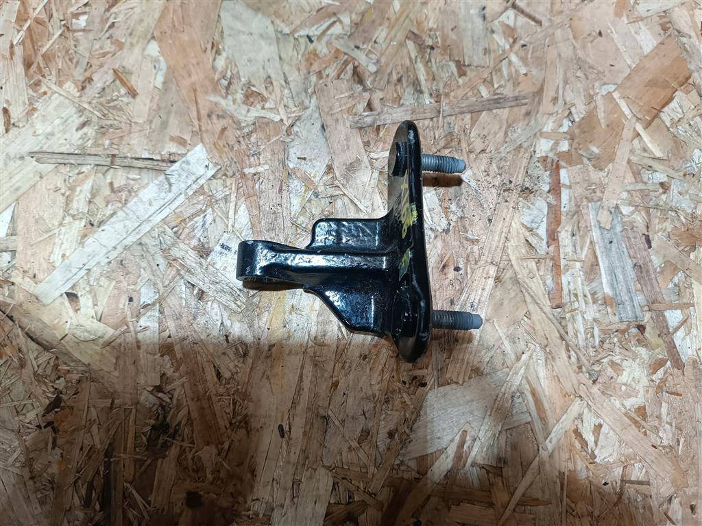 петля двери Mercedes-Benz GLS-Класс X166 2019, 3.0 л., CDi, дизель, АКПП, передний привод, A1667300237 - фото №1