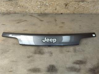 накладка двери (крышки) багажника Jeep Grand Cherokee 4 поколение [2-й рестайлинг] WK2 2017, 3.0 л., CRD, дизель, АКПП, передний привод, 1WD55TRMAD, 1WD55TRMAD