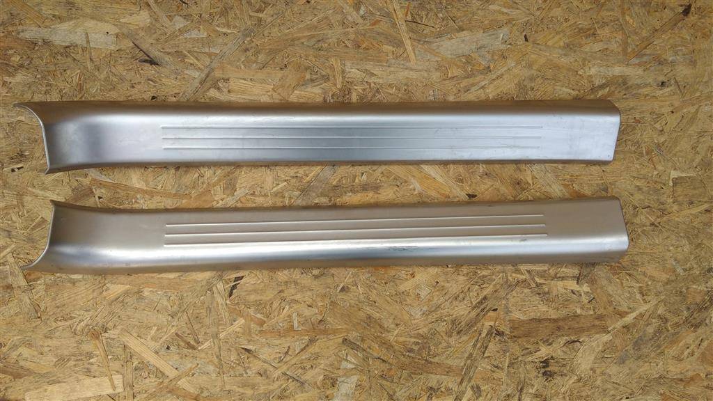 накладка на порог Bentley Continental Flying Spur 1 поколение 2012, 6.0 л., бензин, АКПП, серый, передний привод, 3W4863381P, 3W4863381P - фото №1