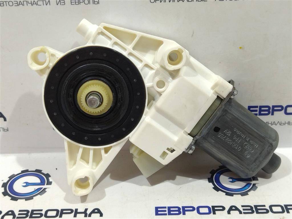 моторчик стеклоподъемника Mercedes-Benz GLE Coupe C292 2016, 3.0 л., дизель, АКПП, передний привод, A1669060301, A1669060301 - фото №1