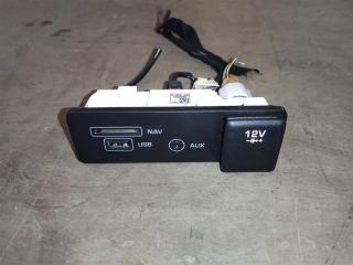 разъем AUX / USB Land Rover Discovery Sport 1 поколение L550 2016, 2.0 л., дизель, АКПП, передний привод, LR061057, FK7219C166BC, LR061057, T2H6973, T2H22664, FK7219C166BD, LR085516