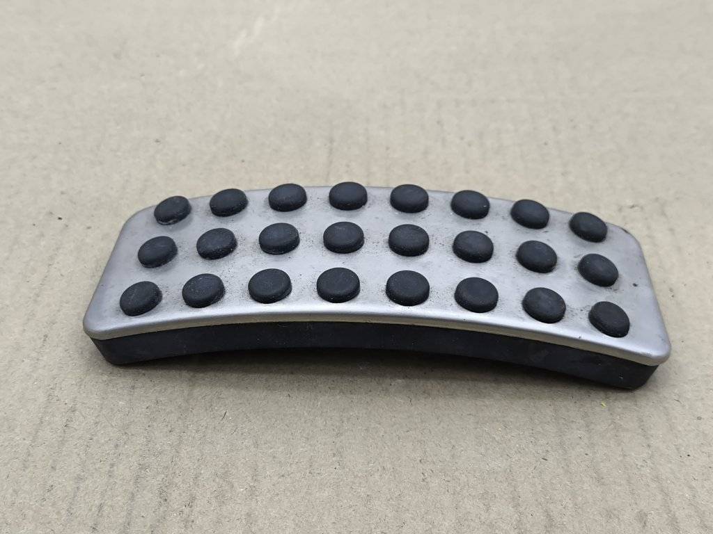 Накладка на панель Mercedes-Benz M-Класс W164 2007, 3.0 л., CDi, дизель, АКПП, передний привод, A1643000082 - фото №1