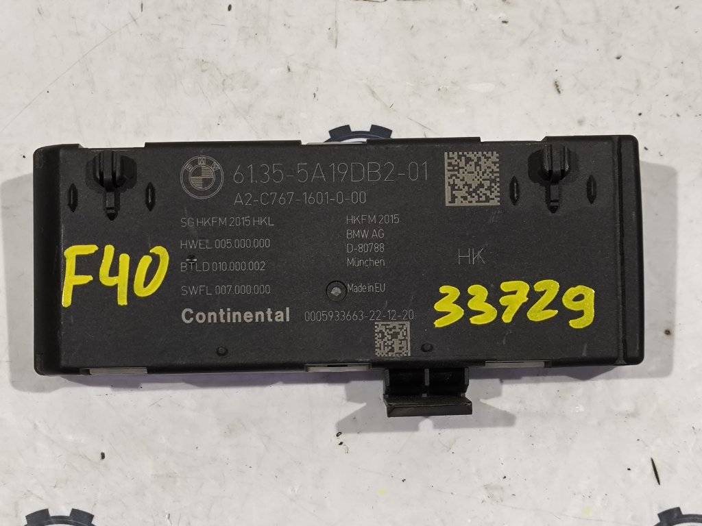 блок управления крышкой багажника BMW 1 серия F40 2021, 2.0 л., бензин, АКПП, хетчбэк 5 дв., правый руль, 61355A19DB2, 5A19DB2 - фото №1