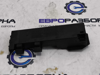 Антенна системы комфортного доступа Bentley Bentayga 1 поколение [рестайлинг] 4V1 2023, 4.0 л., TFSI, DCU, бензин, АКПП, темно-зеленый перламутр, внедорожник 5 дв., полный привод, правый руль, 4M0907247A