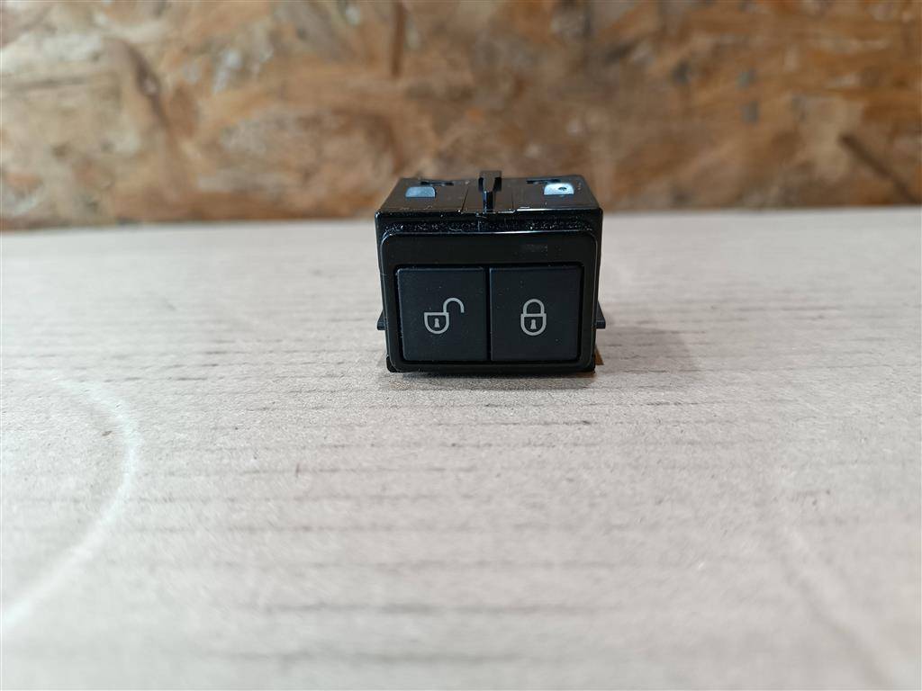 кнопка центрального замка Jaguar XE 1 поколение X760 2015, 2.0 л., дизель, АКПП, передний привод, GX7314017EC, GX7314017EC, T2H4025 - фото №1