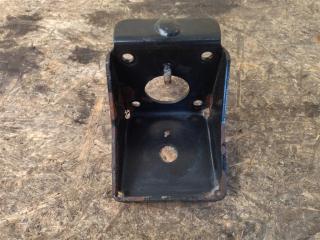кронштейн КПП Audi R8 42 2008, 4.0 л., TFSI, бензин, АКПП, купе, передний привод, 420399113A, 420399113A
