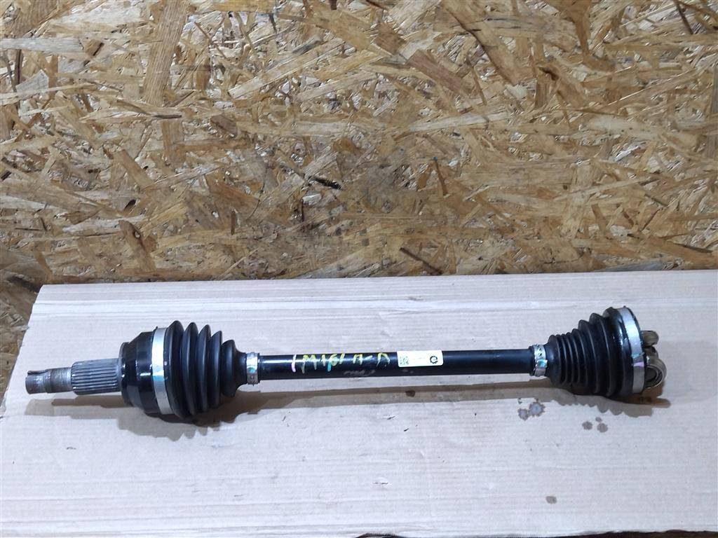 полуось передняя правая (приводной вал, ШРУС) Maserati Levante 1 поколение M161 2017, 3.0 л., дизель, АКПП, передний привод, 670035142, 670035142 - фото №1