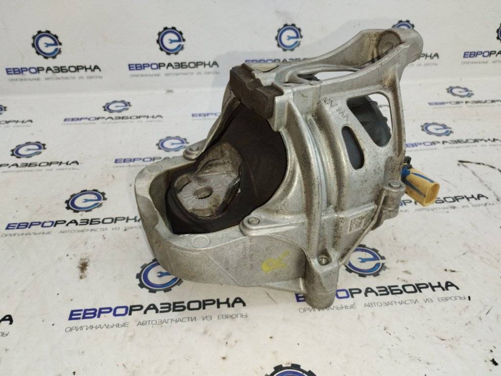 кронштейн двигателя Audi Q7 4M 2018, 3.0 л., дизель, АКПП, полный привод, правый руль, 4M0199372FF, 4M0199372HC - фото №1