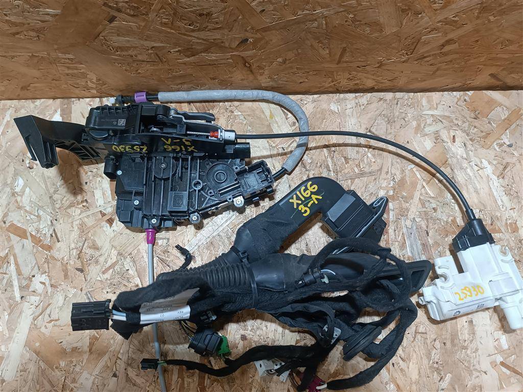 замок двери задней левой Mercedes-Benz GLS-Класс X166 2019, 3.0 л., CDi, дизель, АКПП, передний привод, A0997304700, A0997304700 - фото №1