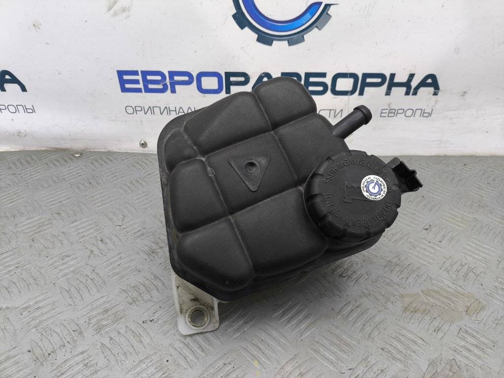 бачок расширительный Mercedes-Benz M-Класс W166 2013, 3.0 л., CDi, дизель, АКПП, передний привод, A1665000049 - фото №1
