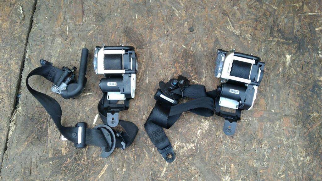 ремень безопасности Land Rover Range Rover 4 поколение L405 2016, 4.4 л., дизель, АКПП, полный привод, правый руль - фото №1