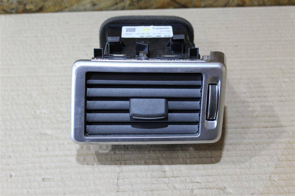 дефлектор обдува салона Land Rover Discovery Sport 1 поколение L550 2016, 2.0 л., дизель, АКПП, передний привод, LR110281, LR110281, FK72018B09AD - фото №1