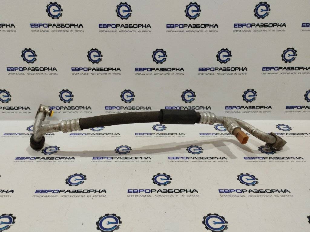 трубка кондиционера Bentley Continental GT 2 поколение 2015, 4.0 л., TFSI, бензин, АКПП, передний привод, 3W0260701P - фото №1