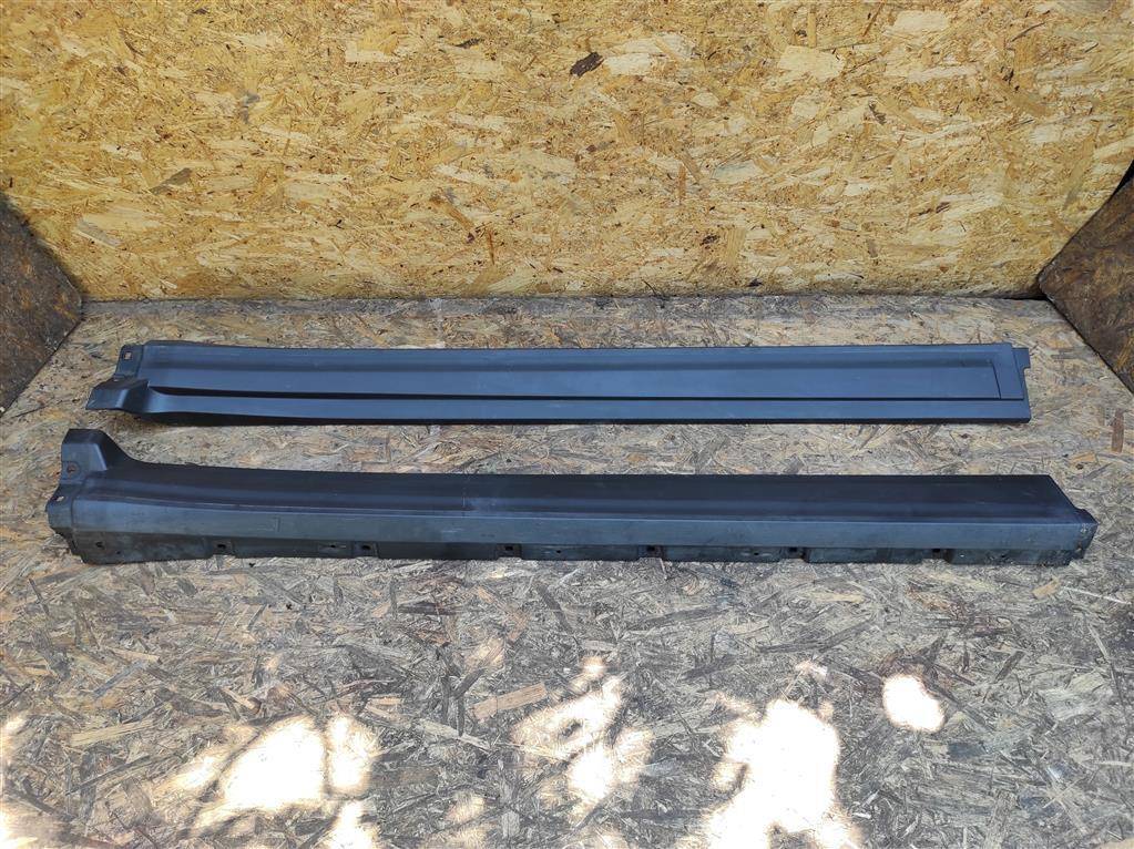 накладка на порог Maserati Levante 1 поколение M161 2017, 3.0 л., дизель, АКПП, передний привод, 7, 670040336, 670040335 - фото №1