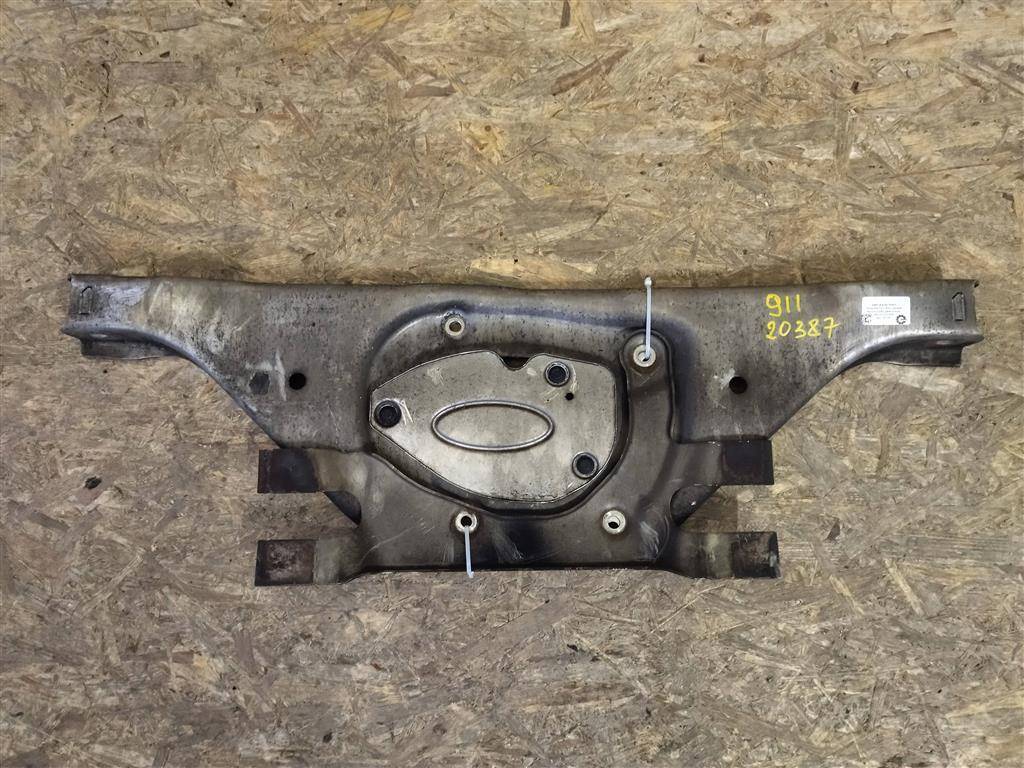 кронштейн двигателя Porsche 911 991 2014, 3.4 л., бензин, АКПП, задний привод, 9A137501408, 9A137501408 - фото №1