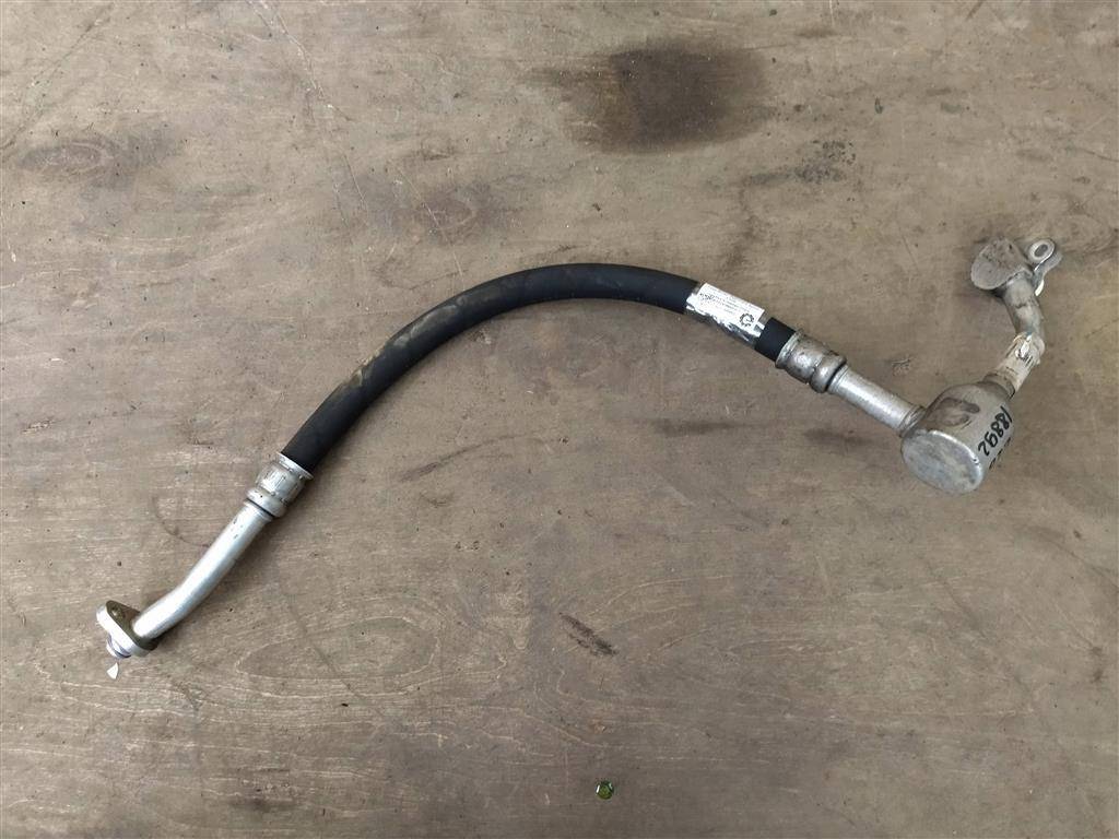 трубка кондиционера Land Rover Discovery Sport 1 поколение L550 2016, 2.0 л., дизель, АКПП, передний привод, LR067705, BJ3219N602CC, LR067705 - фото №1