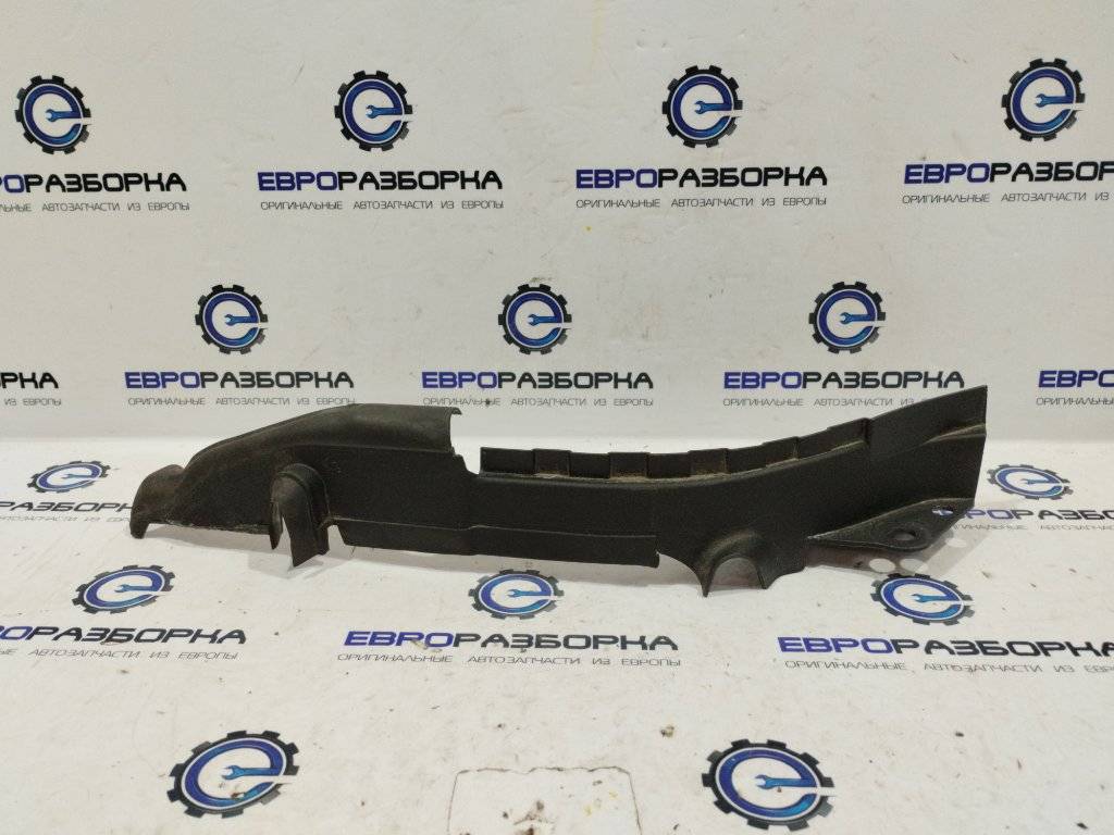 пластик BMW 1 серия F40 2021, 2.0 л., бензин, АКПП, хетчбэк 5 дв., правый руль, 51767450922, 7450922 - фото №1