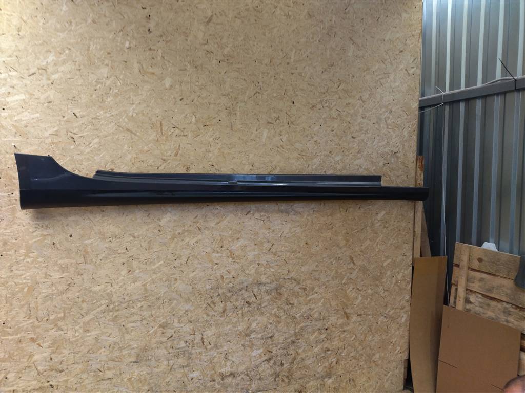 накладка на порог Maserati Quattroporte 6 поколение 2014, 3.0 л., дизель, АКПП, передний привод, 670010639, 670010639 - фото №1