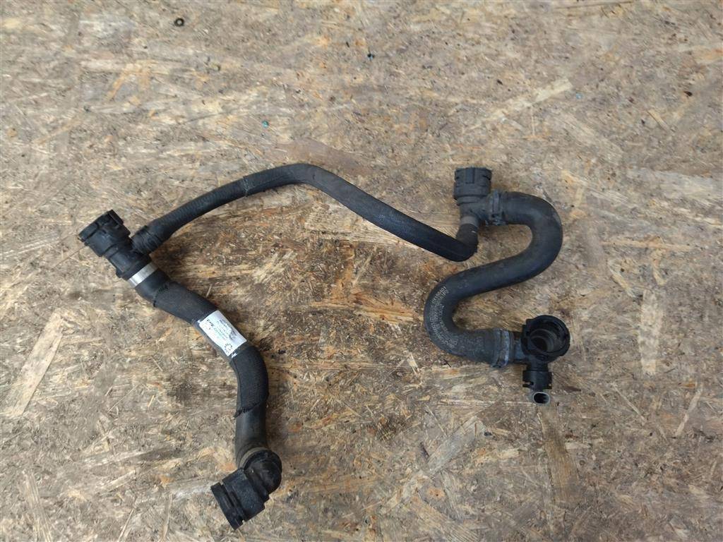 патрубок радиатора Mercedes-Benz E-Класс W213/S213/C238/A238 W213 2017, 2.0 л., CDi, дизель, АКПП, задний привод, A2135010001, A2135010001, A2135014601 - фото №1