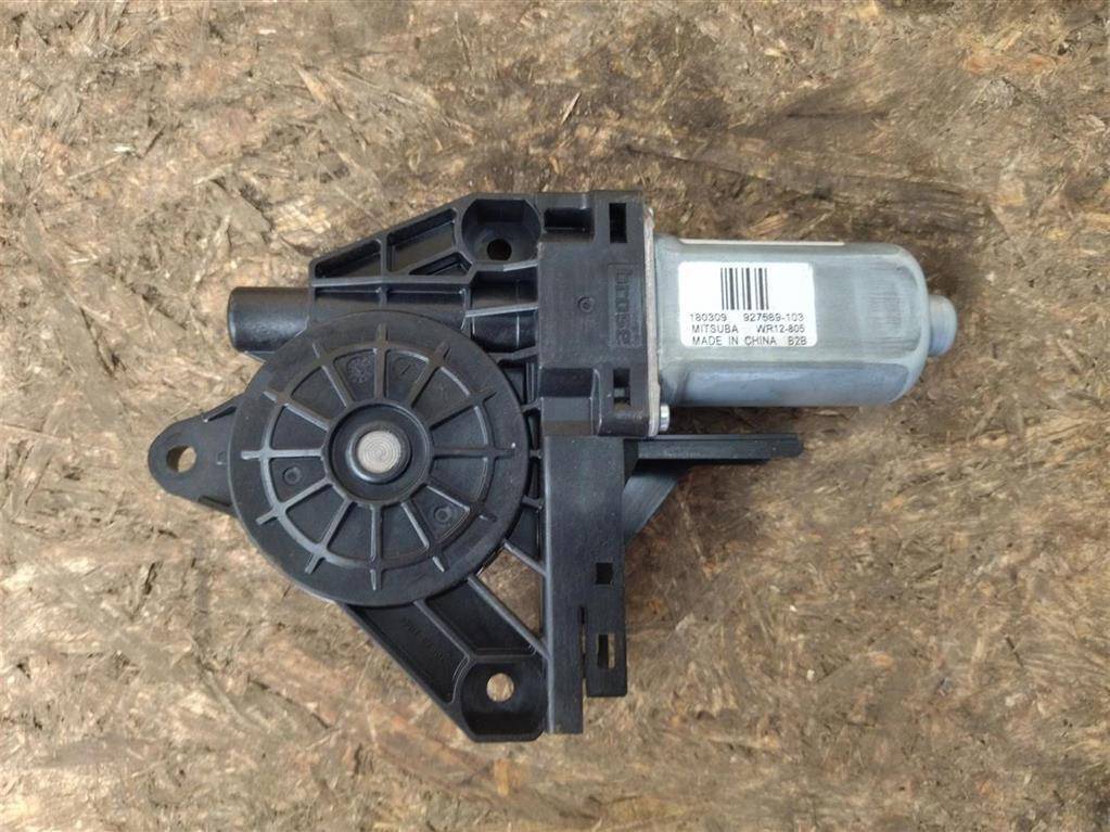 моторчик стеклоподъемника Volvo XC90 2 поколение 2019, 2.0 л., дизель, АКПП, передний привод, 927589103, 927589103 - фото №1