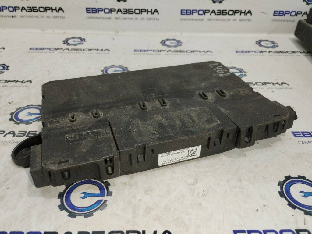 блок предохранителей Land Rover Discovery 5 поколение L462 2017, 3.0 л., дизель, АКПП, передний привод, LR092946, HPLA14A073KA, LR092946 - фото №1